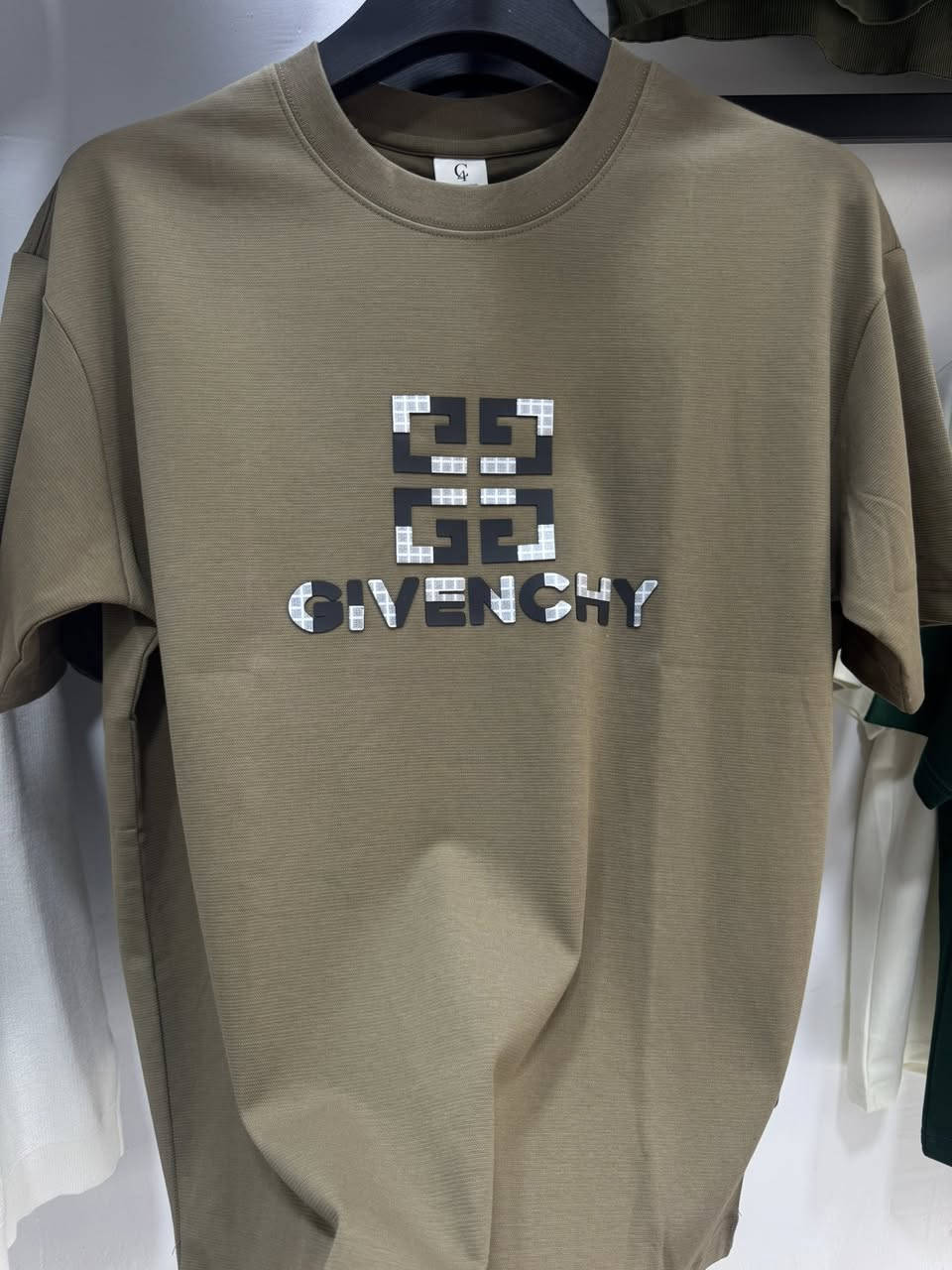 يا الله 
توفر تيشيرت حلقة
قالب regular 
متوفر بخمس الوان 
قياسات كاملة✅✅
السعر 15000


**إذا كنت صاحب هذا الإعلان وتريد حذفه لأي سبب، رجاءا أرسل رسالة إلى الدعم الفني**