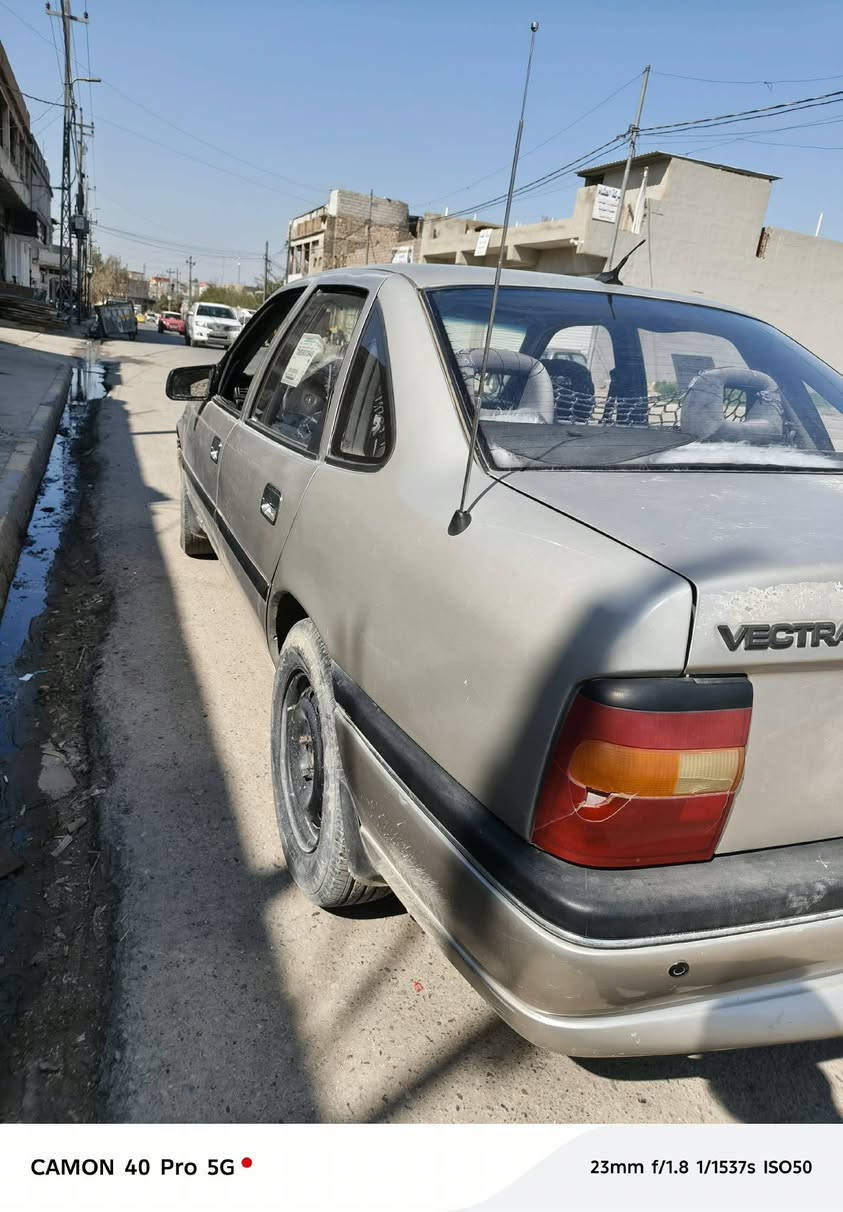 السلام عليكم من رخصت الادمن سياره فكتره موديل 1992 رقم اجنبي مسطره لاصبغ ولا معجون فقط الدوائر فول عادي تنته بيها كابون بانزين بيها مكاني السياره موصل مدخل الهرمات قرب مستوصف الهرمات شرط التحويل  *********** اني مكلف بلنشر
