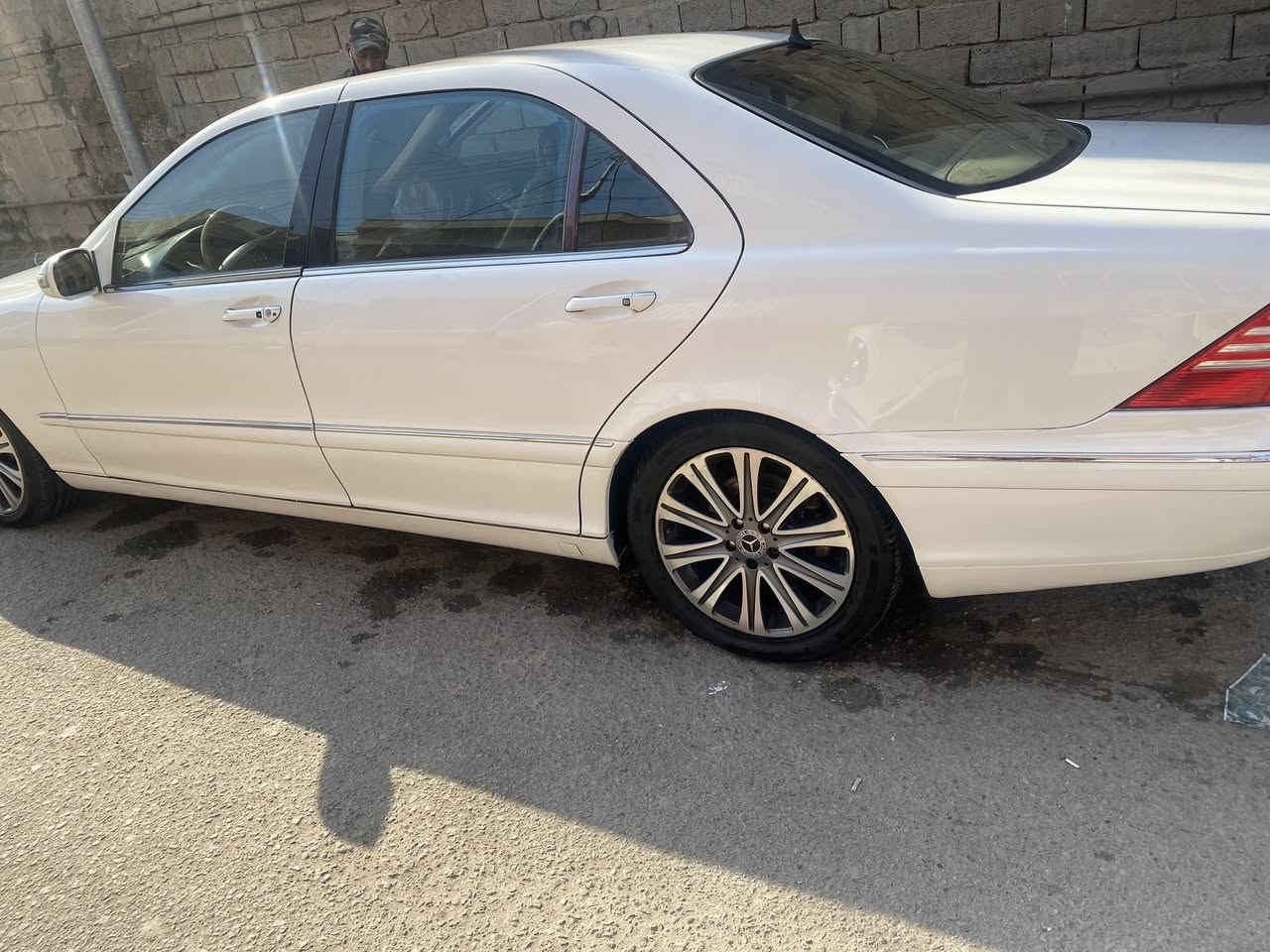 مارسيديس غواصة S350 موديل ٢٠٠٣ محرك ٣٥٠
‏V6 مكفوله من الحادث بيهه ضبع دعاميات وبيهه تكحيل 
فول مواصفات فتحة كشنات كهرباء تدفئة وتبريد بالكشن حساسات ثلاجة تبريد ٣ قطع مرايات شفط منظومة لايت زينون بردة كهرباء الداخل بيجي جديد  كير محرك كله تمام رقمها شمالي الجديد جانت جوبلس وحالياً دبل 
السياره كامله ومابيهه نقص فقط الصدر نص عمر 
مكاني بغداد شارع الاورفلي 
رقمي*********** 
السعر 137
