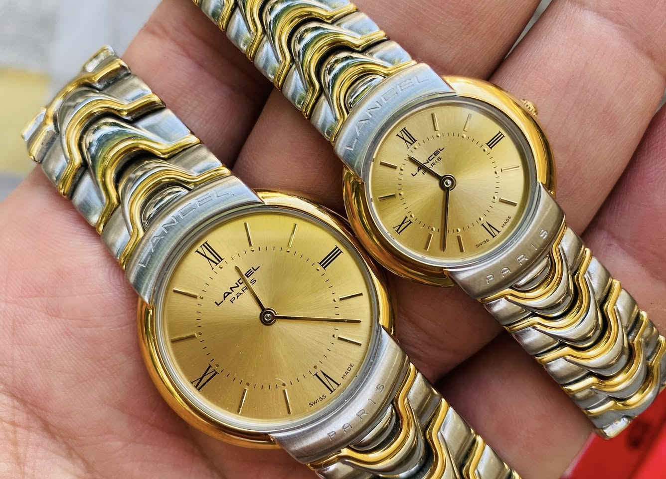 لانسيل
دار ازياء فرنسي
صناعة سويسرية
انتاج تسعينات 
غير مستخدم
تفاصيل اكثر خاص


**إذا كنت صاحب هذا الإعلان وتريد حذفه لأي سبب، رجاءا أرسل رسالة إلى الدعم الفني**