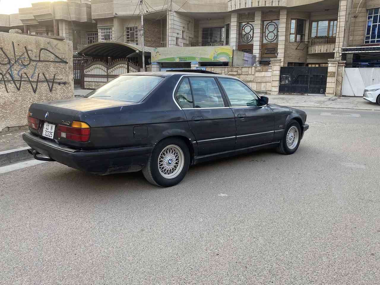 سلام عليكم 740 موديل 93 اصل وفصل تكمه وسنويه 
بدون حادث ولا خياس 
كير ومحرك حلوات 
صدر امامي خلفي جديد وتخم تاير جديد 
بجم عريض فتحه سلايد شغاله 
تبريد شغال وثلاجه بنكه كهرباء
كهربائيات ع البلاد 
رقم بغداد جديد سنويه وهزه جديده تحويل مباشر 
السعر 47 وبي مجال مكان السياره بغداد حي الاعلام 
***********
