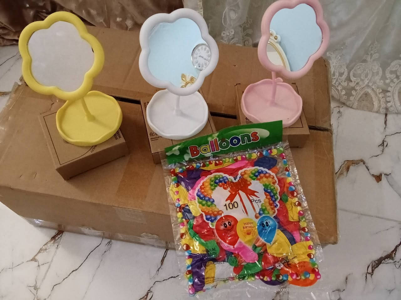 السلام عليكم ورحمة الله وبركاته 
مراية مكتبية 
تجيك 3 الوان وردي واصفر وابيض
وتجيك وياها هدية 100 نفاخة 

اخوان 50 مراية بسعر 35 الف والتوصيل مجاني


**إذا كنت صاحب هذا الإعلان وتريد حذفه لأي سبب، رجاءا أرسل رسالة إلى الدعم الفني**