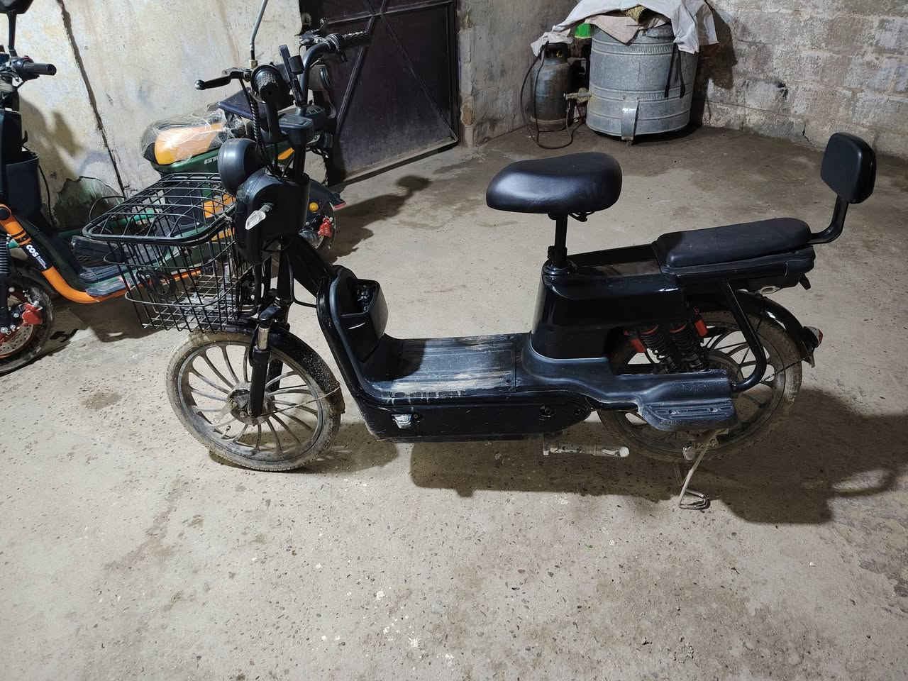 السلام عليكم شباب ماطور للبيع بطاريات فول عل الفحص موديل ٢٠٢٥ المكان ابو غريب قرب مستشفى ابو
الاستفسار *********** السعر ٢١٠ بيها مجال
