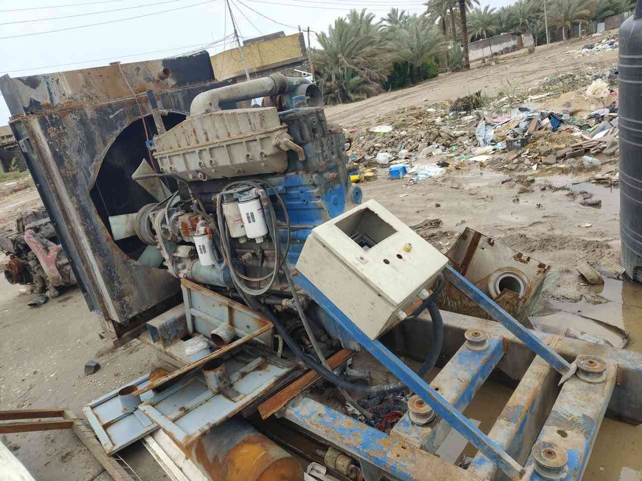 للبيع كمنز خمسه ونص مكينه وشاصي وراديتر حجم كبير ابيع هل الموجود للاتصال ***********
