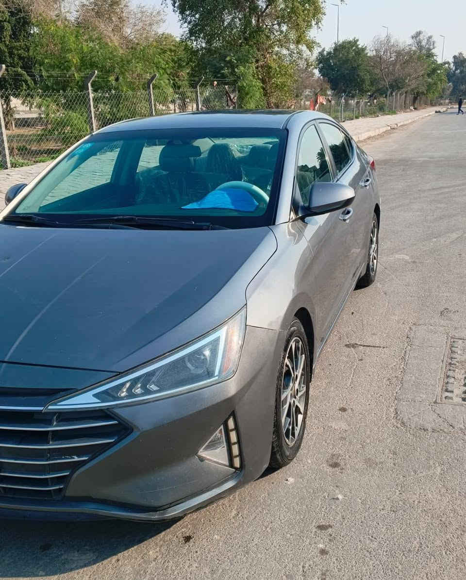 يالله للبيع انتره 2019 بغداد  بسمي محرك 2000 دوش على وضع شركه كله بلاديه  امريكي حادثه قبق صندوك  وبيه جاملغ أمامي كلير فقط سياره ماشيه  78  بيه منضومه زنون  السعر  128  فقط اتصال   ***********
