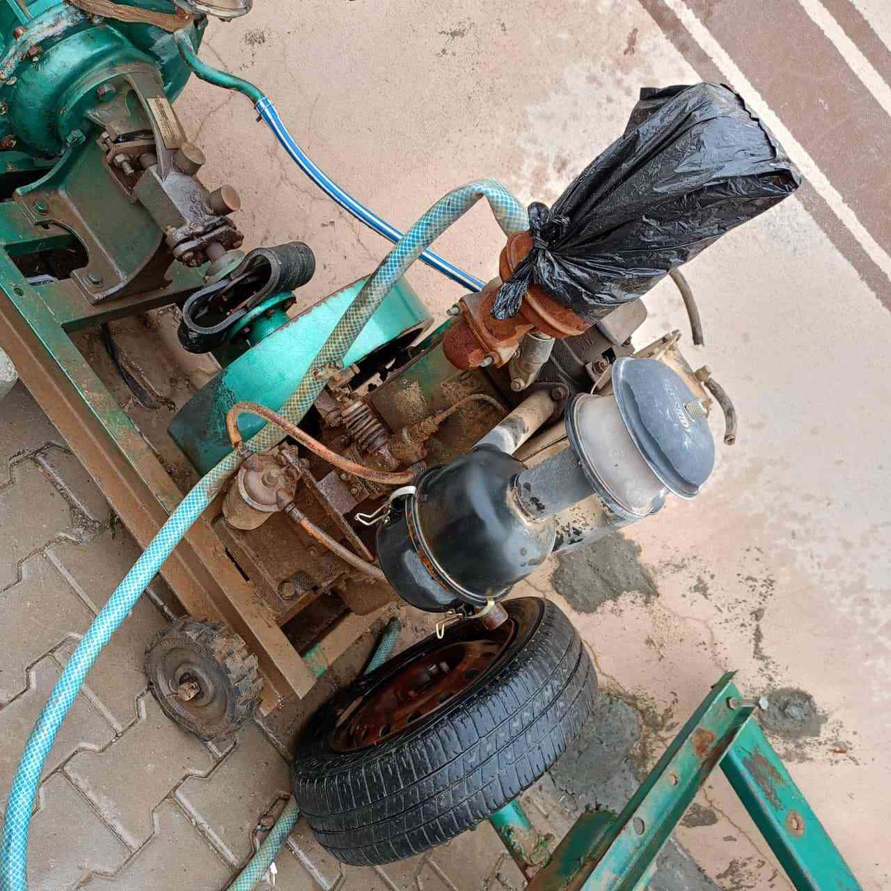 .... السلام عليكم ماطور بتر للبيع
شغال شرط 
مشتغل موسم واحد 
كامل ملحقات خنزيره مع اكسل نقل  
سعر 1٠200
للتواصل ‏‪0780 660 9907‬‏
