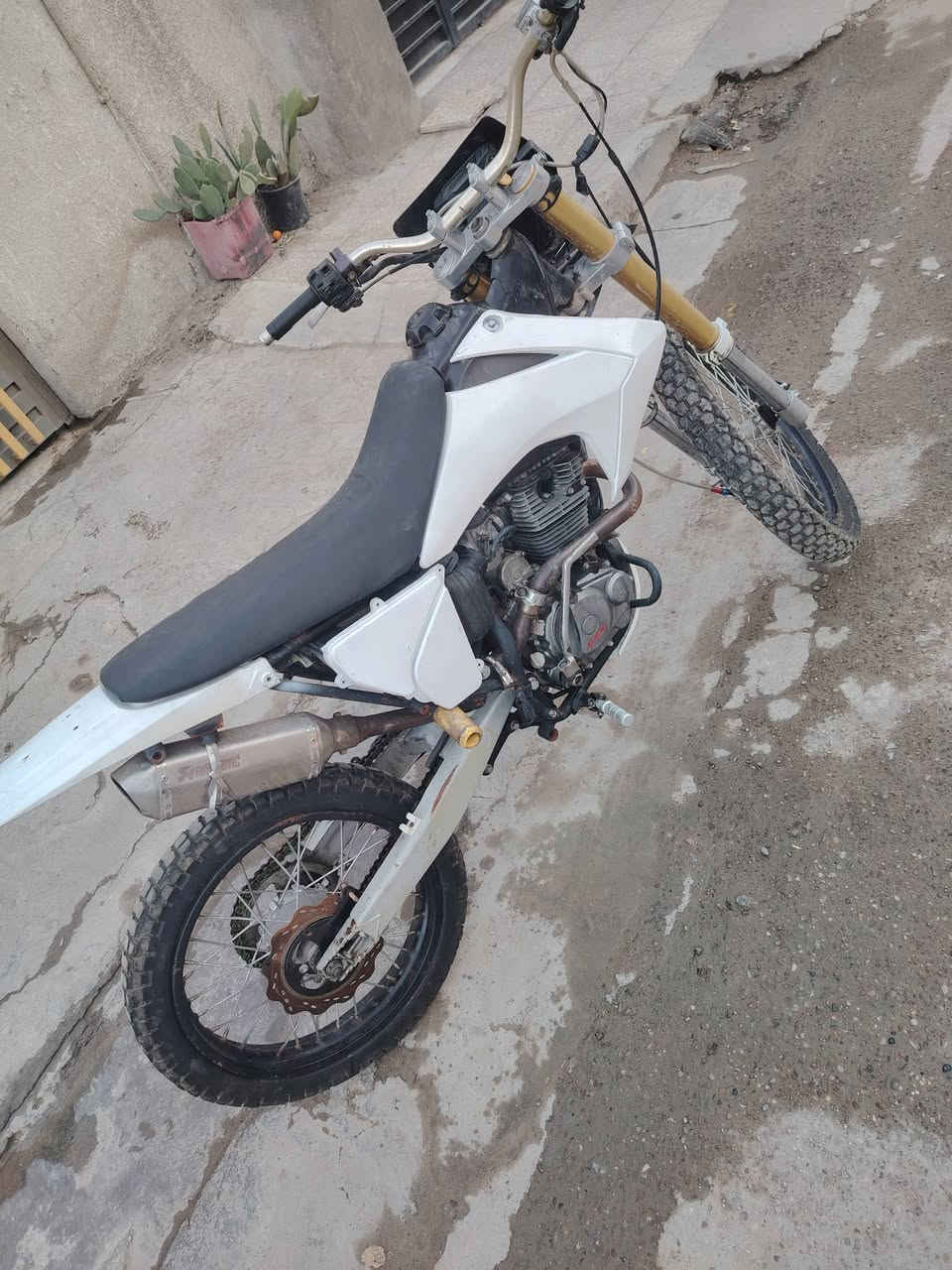 قفاز كاوسكي محرك crx 250تجفيت جديد بعدهي عل سحك لسعر ٥٥٠ وبيها مجال مكاني بغداد لتواصل ***********

