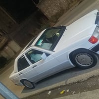 مارسدس 190للبيع  بيه قطعتين صبغ السيارة مكفولة من الحادث والضربة  مودي...