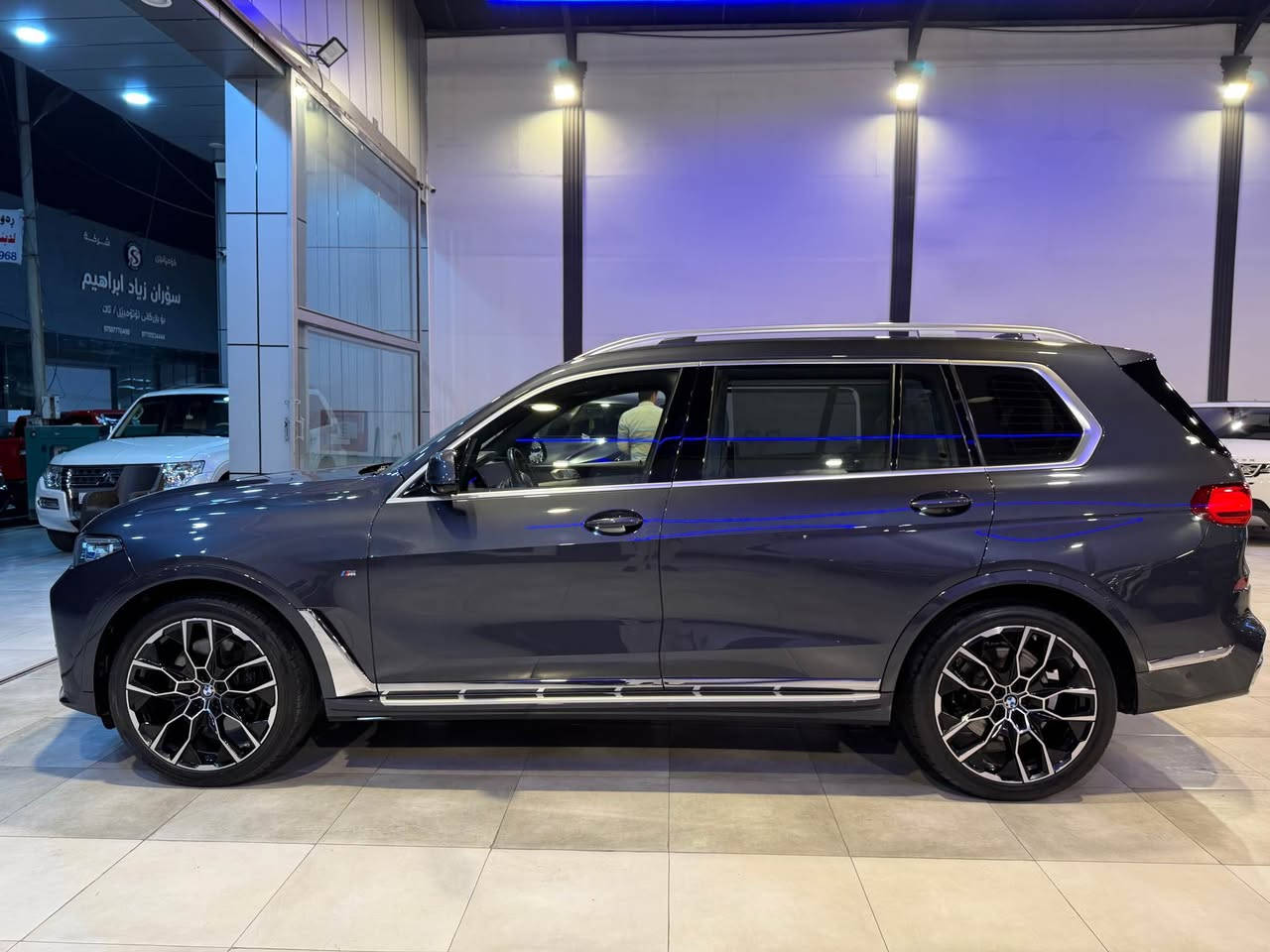 BMW X7M 2021 
6 سلندر وكالة عروش 
اندفيجول فول فول 
سيارة مكفولة كفالة عام 
لايتات ليز ليد 
رادار كبير امامي قيادة ذاتي 
بانوراما 
سقف روس رايس 
٧ نفر 
كشنات هيتر تبريد مساج 
بردة خلفية 
سويج كبير 
هيكل M بيلاد 
ويل ٢٢ 
سقف شاموا 
كشن ديزاينو 
سيارة كفالة عام حتي دعامية شرط 
مغلف ppf 
مكان سيارة اربيل 
٤٦٥$
*********** وتس اب أربيل, العراق
