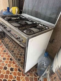 فرن مستعمل • نظافة ٩٠٪ • ابو خربيش