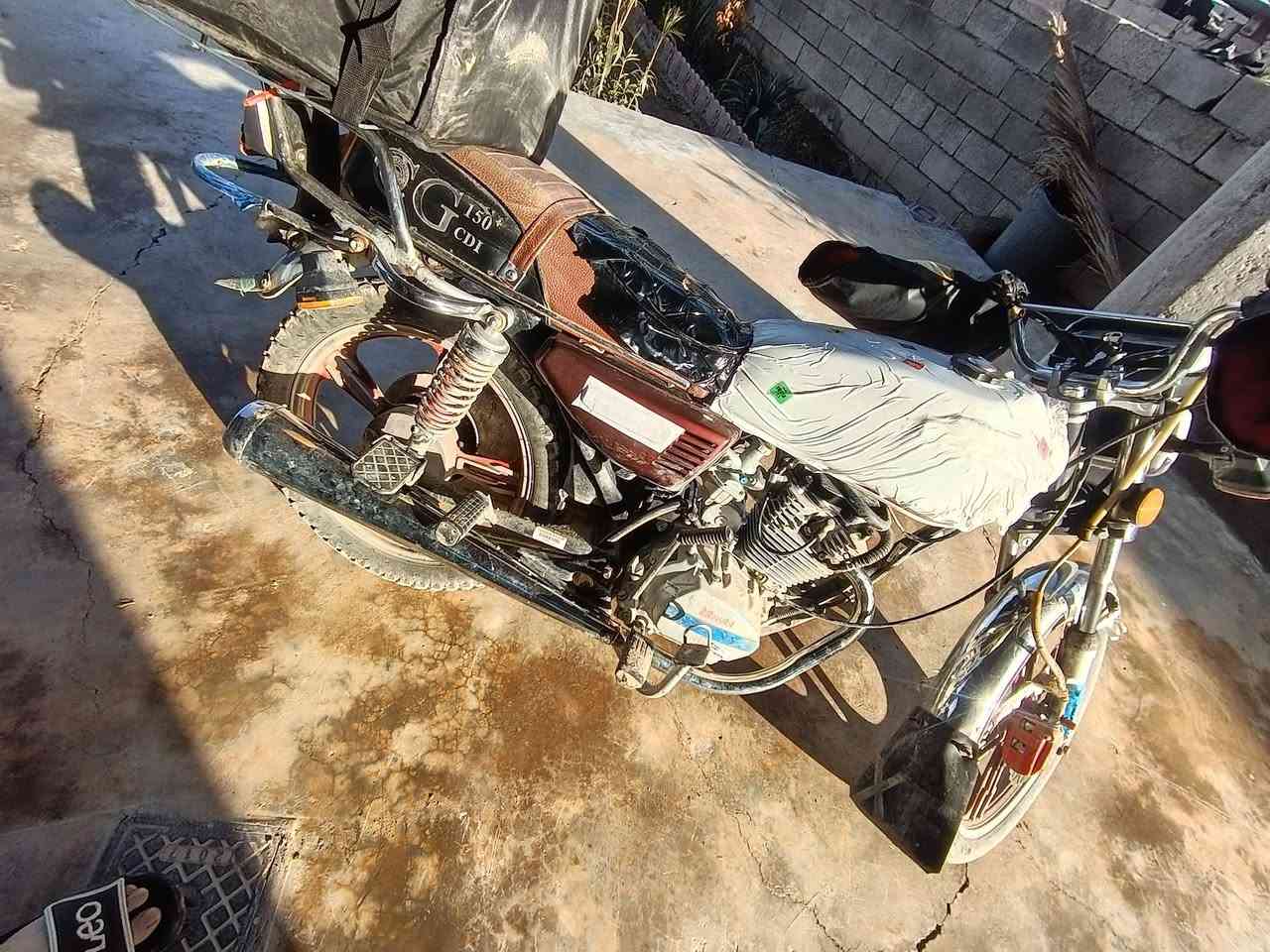 السلام عليكم سيفان للبيع الماطور نظيف كله شغال سلف شغال تايرات جدد دبلات جدد الماطور نضيف كلشي ما عايزه سعره ٤٥٠ وبي مجال مكاني تكريت البعجيل ***********
