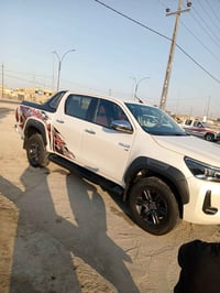 هايلوكس كويتي • ماشي ٦٠ الف • موديل ٢٢