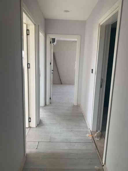 🏡 🤝 شقة فارغة للأيجار في أربيل - مجمع ژيان ستي_ خلف مدينة العاب ماجدي لاند

✨ المساحة: 150م²
📍 جميع الخدمات متوفرة داخل المجمع:-
 🌳حدائق عامة والعاب للاطفال 🌿 مطاعم وسوبر ماركت + 🚗 كراجات امام كل بناية

🔑 تفاصيل الشقة:
 • 🛌 3 غرف نوم واحد منها ماستر
 • 🛋️ صالة  
🍳 مطبخ
 • 🚿 مجموعة صحيات•

📍 موقع المجمع:
 • على طريق ماجدي مول - شارع كويه _ خلف مدينة العاب ماجدي لاند

📞 للاستفسار اكثر الاتصال على الارقام التالية
 ***********
***********

✨ ✨ السعر 500$ قابل للتفاوض✨ ✨
