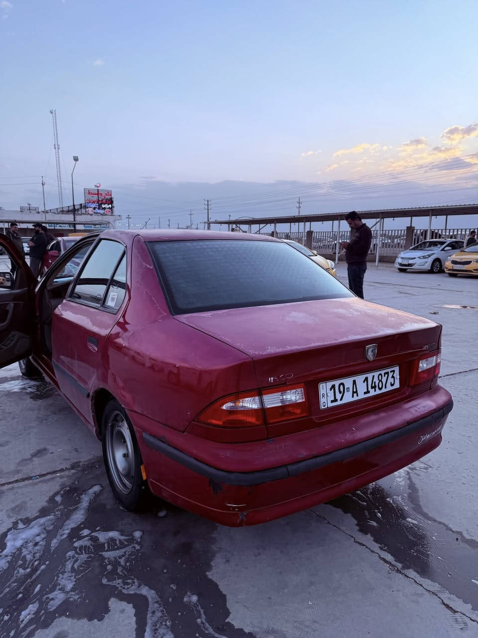 السلام عليكم
سمند مديل 2012 كفاله عامه ما عده الجراد 
مكينه كير تبريد
 صدر امامي خلفي تخم تاير 
دوشمه جديده سياره جاهزه للاخير 
سعره 45 وبيه مجال 
عنوان / الكوت 
للاستفسار ***********
