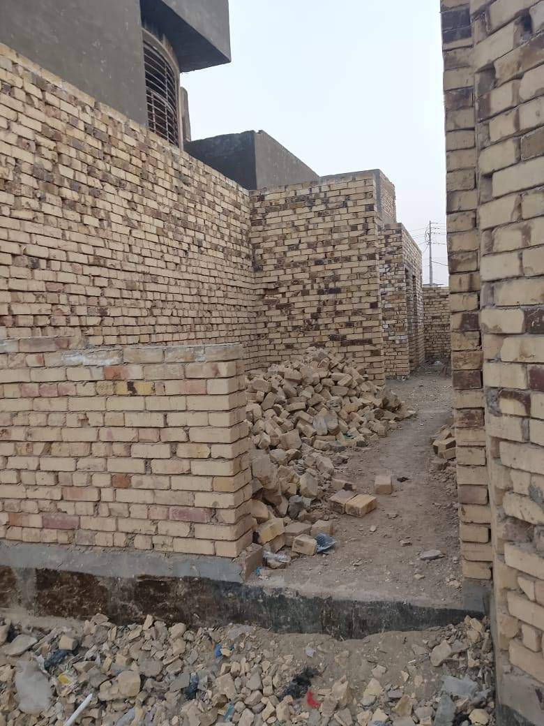 ياالله /للبيع هيكل مساحته ١٥٠ متر طابو صرف مكانه حلو المنطقه تحتوي علئ كافه الخدمات سعره مناسب مقارنه باالاسعار اليمه سعره ٦٣ مليوان اوبي مجال قليل العنوان بابل /ناحيه ابوغرق /حي الجواد 
//يحتوي علئ استقبال ومطبخ وهوال صحيات داخليه او خارجيه الاستفسار اكثر مراجعه مكتبا الكائن في ناحيه ابوغرق قرب جامع الياسري نستقبل كافه العروض من عقارت قطع او ارضي زراعيه //***********
