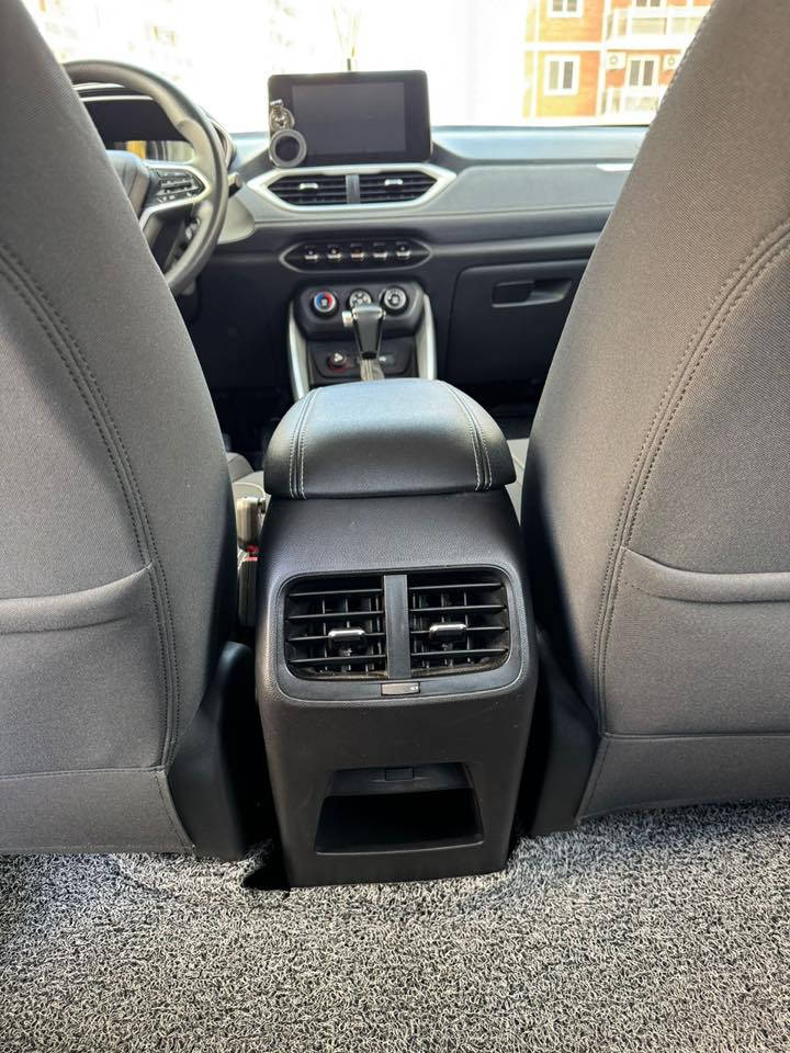 السلام عليكم
شيفرولية كابتيڤا 2023 للبيع
السياره وارد خليجي
 ماشية 46 الف كيلو
محرك 1500 توربو 4 سلندر
تبريد قطعتين
كير محرك مكفولات
حدادية جديدة
سنوية وهزة جديدة
السيارة نظيفة كلش ومناقصها برغي 
المكان بغداد حي العدل
سعرها 140$ وبي مجال بسيط
وأي استفسار على هذا الرقم 
***********
