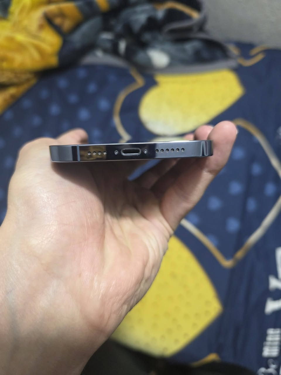 ايفون 13 برو ماكس
نموذج M
ذاكرة 256 
بطارية 93
لون بحري 
جهاز بلادي مفول نظافة ومكفول من كلشي
مكاني الفلوجة
للتواصل خاص
او الرقم ***********
