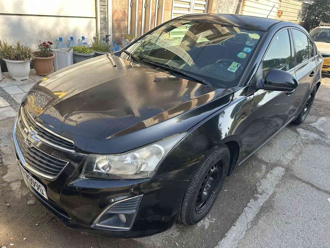 السلام عليكم 
كروز موديل ٢٠١٦ LT
هزه وسنويه جديده رقم بغداد الدولي 
كير ومكينه بلاديات 
تبريد تدفئه شغالات 
عليها زوج تايرات جدد 
بيها الباب الورا سايق مصبوغ ونص الجاملغ الخلفي 
مكانها بغداد الصالحيه 
السعر ٨٥
***********
