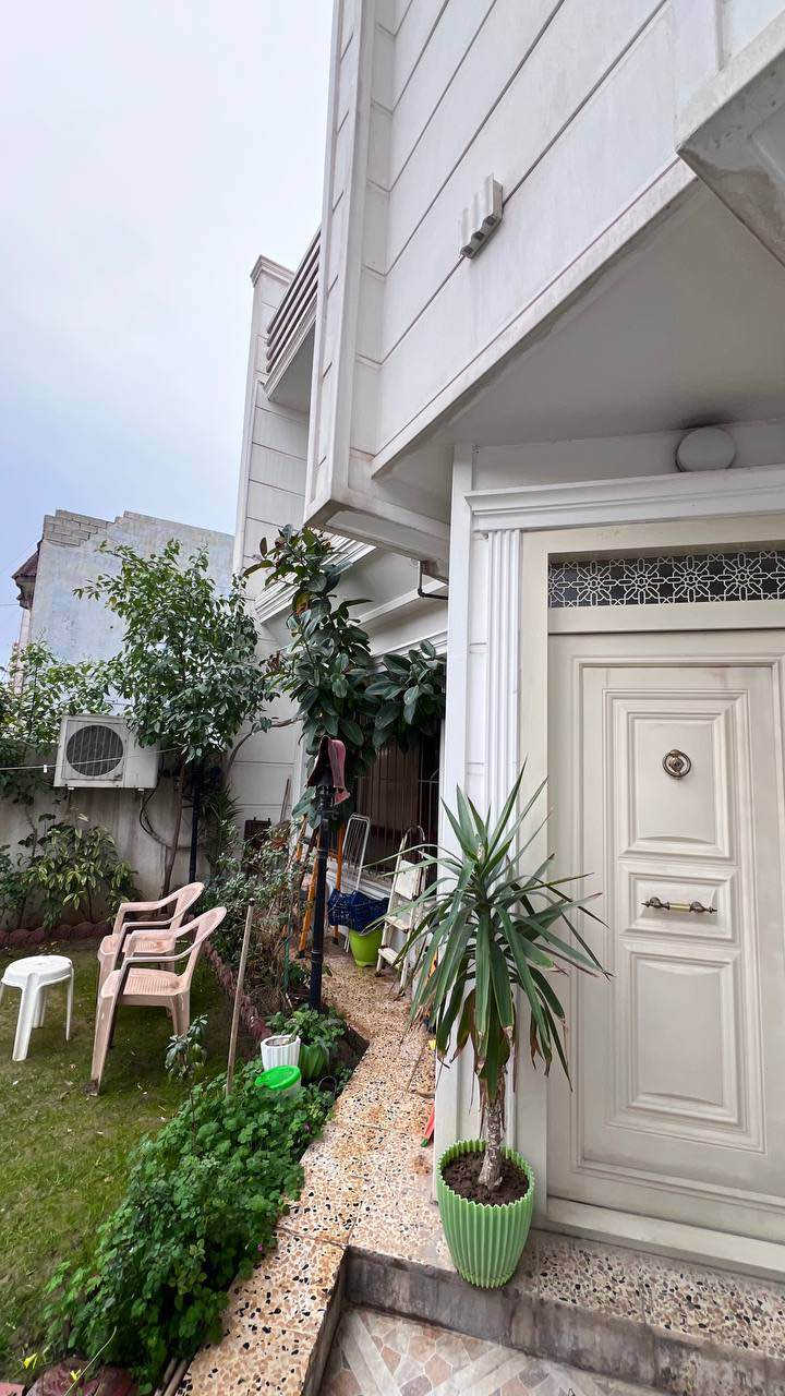 كود اعلان 15
منزل  للبيع في #اربيل حي #هفالان قرب مستشفى رزكاري 
مساحة:200متر  سعر جدا مناسب 🔥
يتكون من:3غرف نوم مدخلين فلات
صالة
استقبال
مطبخ +كاونتر
مجموعة صحيات 
كراج
للتواصل 
￼⁨0751 114 2077⁩
***********
**************
في حال لم يتوافق العقار مع رغبتكم او لم يكن بقدر امكانيتكم زوروا موقعنا على تلكرام للتصفح على اكثر عدد من العقارات المتوفرhttps:

https://t.me/alialmshhadani أربيل, العراق
