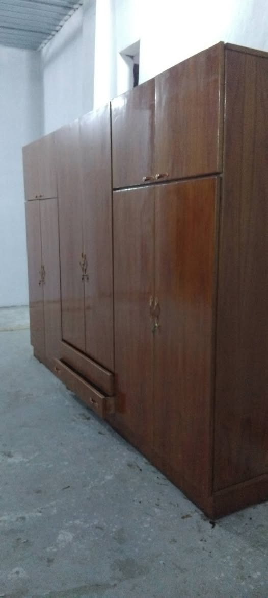 كنتور 6 باب ملحق احطاطه
ايطالي صاج داخل خارج 
نضيف اي ضرر مابي 
المكان الخالص ..عرب شوكه 
للاستفسار الاتصال ع ***********
او المراسله خاص وواتساب
