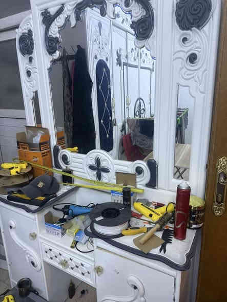 غرفه نوم عراقيه جديده ممستخدمة ب٧٥٠وبيها مجال اشتريتها لغرفه الخطار ومحد مستخدمها امانه 
***********
