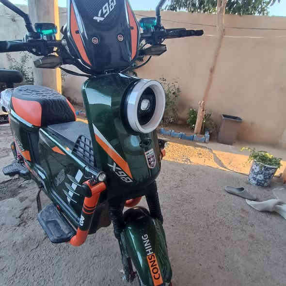 سلام عليكم دراجه شحن فول الله يشهد قبل يومين أخذته فتح كارتون مابيه اي نقص ولا ماشي بيه حتى بس مرا طلعت بيه كلشي جديد فتح كارتون تشوفه يلا تأخذها ماعرف بيه اني الشحن كدام عينك لون زيتوني أخذته ب 700 والله بفلوسه ابيع بيه مجال بسيط الي مو شاري لا يتعبني  السعر 700 الف مكاني ديالى *********** وتساب متوفر  اتصل بيك خير دلل @إشارة
