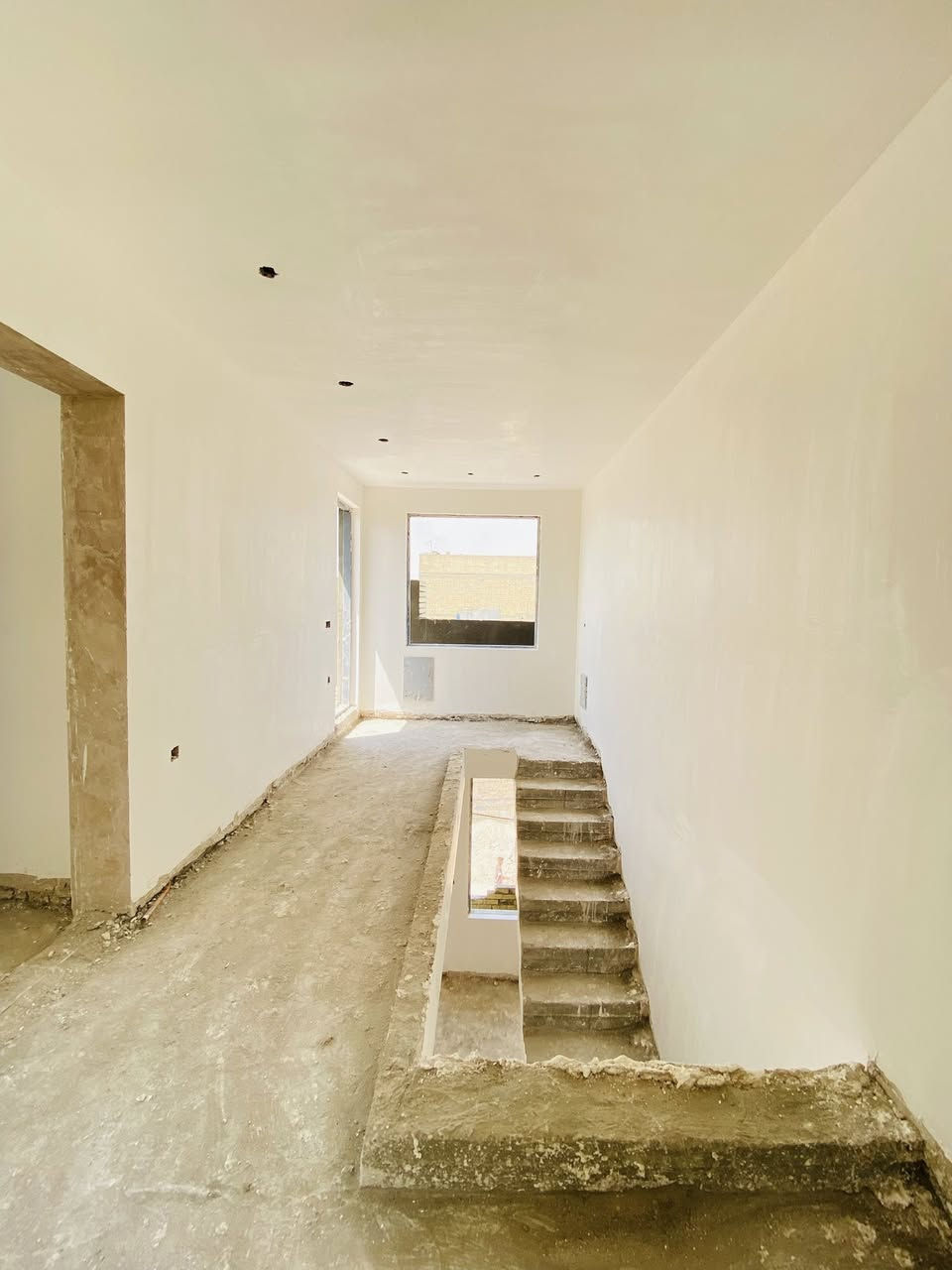 السلام عليكم كادر جص وبورك من الموصل من اربع خلفات مبيت بنفس موقع العمل *********** @***********
