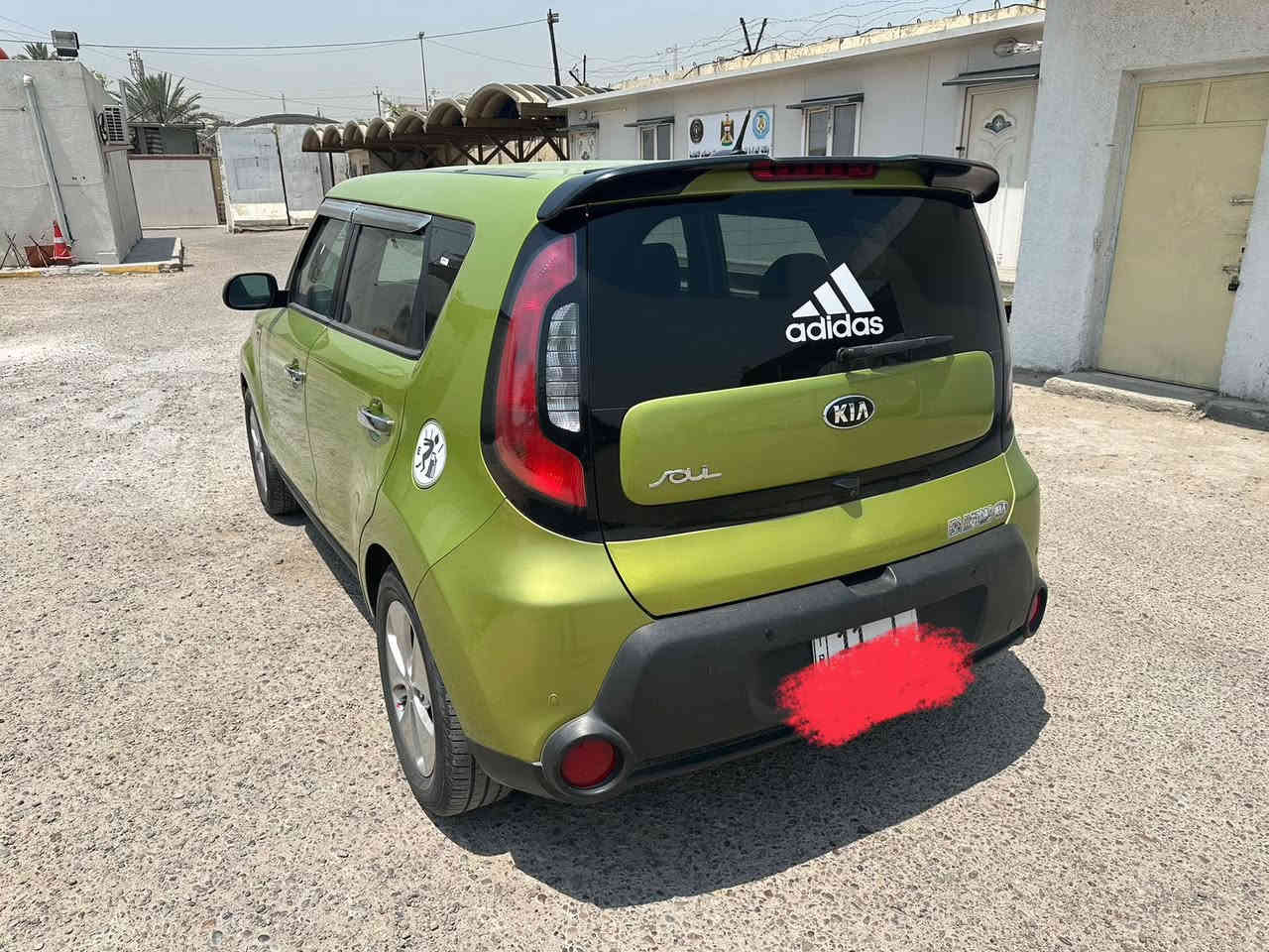 السلام عليكم صول موديل 2016 وارد أمريكي كلين بدون حادث مواصفات مكينة 1600 شاشة كامرة حساس خلفي ثلاث أنظمة قيادة رقم بغداد  مكفولة من الحادث و الصبغ بيع او مراوس السعر 120 مكان السيارة بغداد حي الجهاد للاستفسار اكثر الاتصال على الرقم ***********
