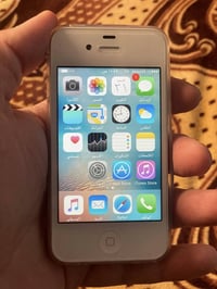 ايفون 4s نظافة 100 جهاز فول كله شغال  07715147398