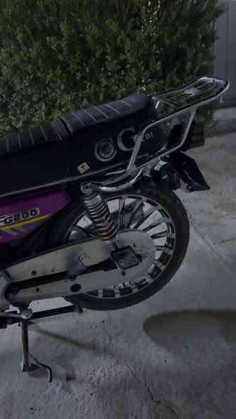 السلام عليكم للبيع دراجه سيفان 2025 خمسه كير ماشيه 4 الاف كلش نضيفة وحلوه سولنك الاصلي الله يشهد مابيها رجه وناعمة  رايدهه بـ 800 مكاني بغداد قرب جسر المثنى اوراقها كاملة رقمي ***********
