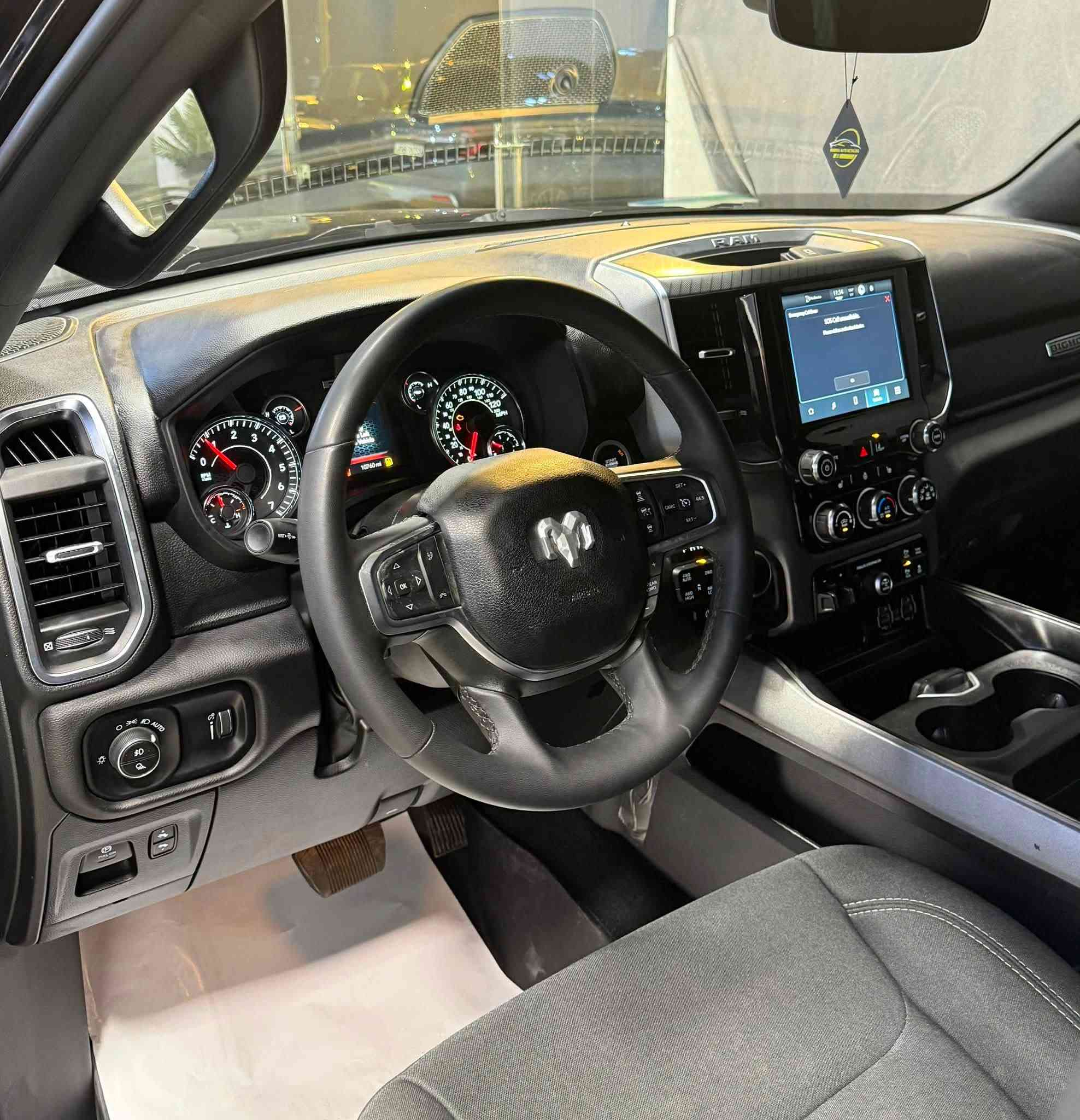 Dodge Ram 
2025 Bighorn
V6 - 3.0T - 4x4

بسمە و شغال
شاشە
کامیرە
کوشینات جلد 
باب طویل
بودی قصیر
دبل اکسل
ویل 20

10.000 mile
2 قطعە صبغ
سعر 325 ورقە

معرض ( مەدینە ) اربیل شارع ١٠٠م
***********
***********
