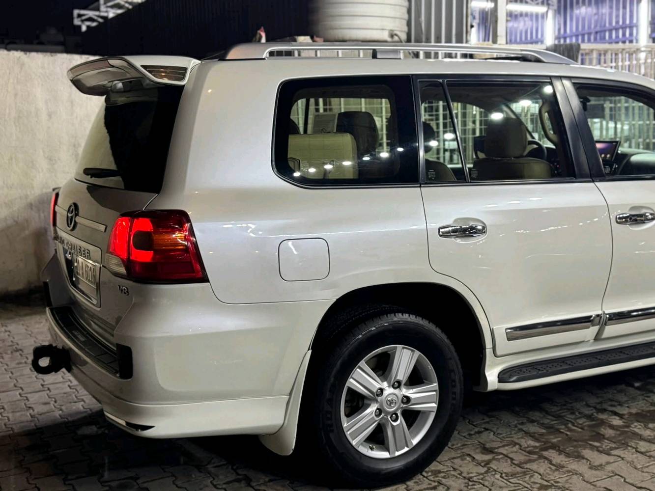 لاندكروز 2012 ابريمي اصل المرايه القلاب مايحتاج اذكر موصفاته معروفه فول واحد عل واحد ماكو شي مو شغال كله تمام كفاله من كلشي سياره عل وضع شركه مابيه كل نقص مكاني صويره لشراي يتصل سعر ٣٥٥. *********** 