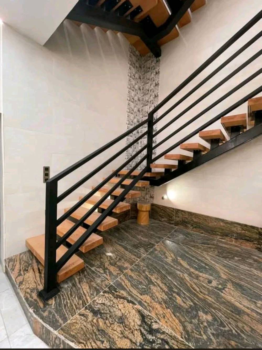 بغداد حي الجهاد يوجد كادر كامل لعمل الحداد عامه سندويش بنل والغرف 