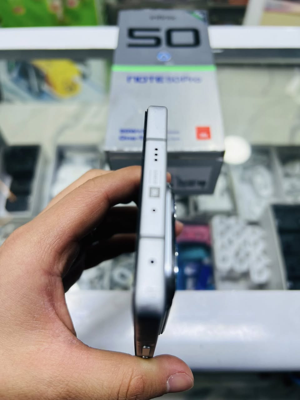 السلام عليكم للبيع جهاز انفنكس نوت50بروذاكره256الرام24شحن90واط جهاز حيل نضيف السعر 225الف مكتب حسين فون***********
