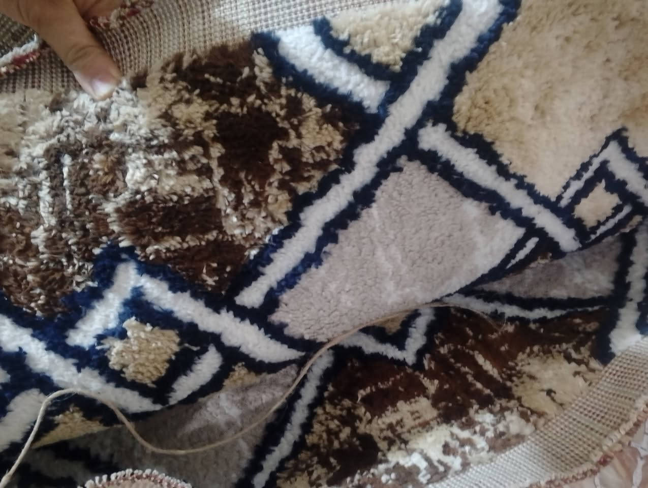 هلو بنات عندي شجره كرسمس طوله 180ونضيفه وعندي كاربت نضيف مال العام عرضه 3 وطوله 6 وعندي هذا الميز


**إذا كنت صاحب هذا الإعلان وتريد حذفه لأي سبب، رجاءا أرسل رسالة إلى الدعم الفني**