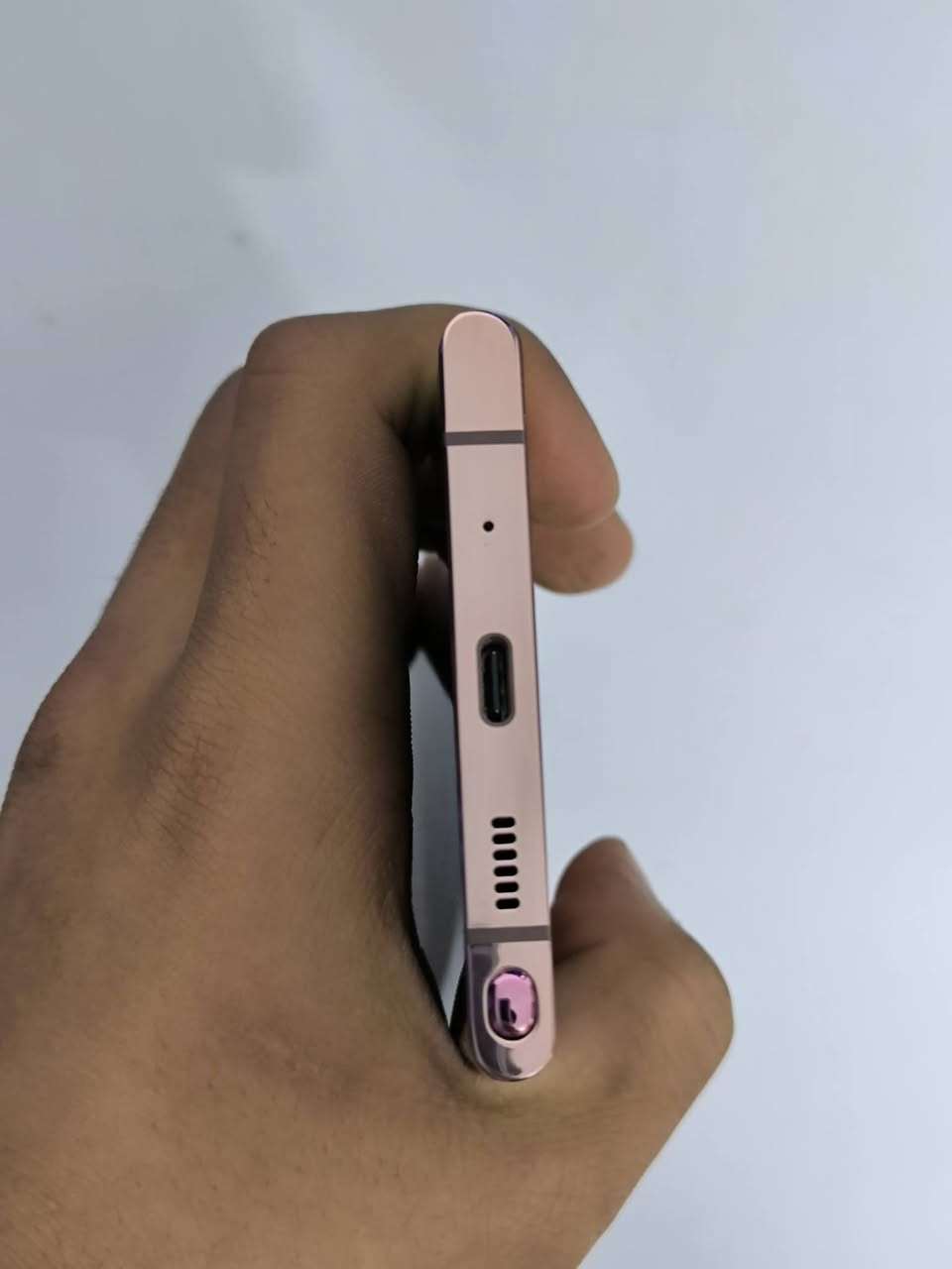 السلام عليكم
Samsung Note 20 Ultra - 256G
( وكالة ما مفتوح )

المعالج: Exynos 990 ثماني النواة تكنولوجيا 7 نانو
التخزين: 256 جيجا مع 8 جيجا رام
الكاميرا: خلفية ثلاثية 108+12+12 م.ب. / امامية 10 م.ب.
الشاشة: 6.9 بوصة بدقة QHD+ ( مع بصمة في الشاشة )

السعر/ 375 الف
عنوان/ بغداد - الكاظمية 
هاتف / ***********
