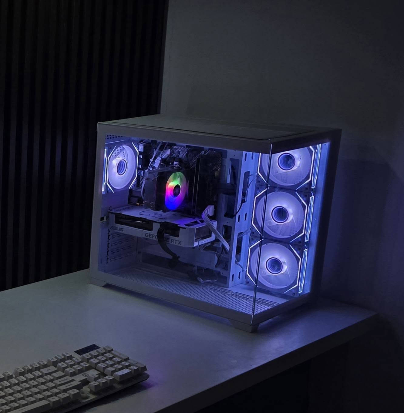 سلام عليكم تجميعه بهل شكل وسعرهه مليون و50..   RTX4060 مكاني ذي قار عندي توصيل
كرت الشاشة: ASUS Dual GeForce RTX 4060 OC 8GB لون ابيض

المعالج: Intel Core i5-10600KF الجيل العاشر

المذربورد: ASUS PRIME B460M-

الرام: 16GB (قطعتين Lexar DDR4) بسرعة 3200MHz.

هارد فائق السرعة Lexar NVMe M.2 SSD بسعة 512GB.

هارد إضافي SSD بسعة 256GB.

الباور سبلاي: AURA GP650 بقوة 650 واط بـاعتمادية +80.

 كيس أبيض  مع 4 فانات RGB 
النظام: Windows 11 Pro


**إذا كنت صاحب هذا الإعلان وتريد حذفه لأي سبب، رجاءا أرسل رسالة إلى الدعم الفني**