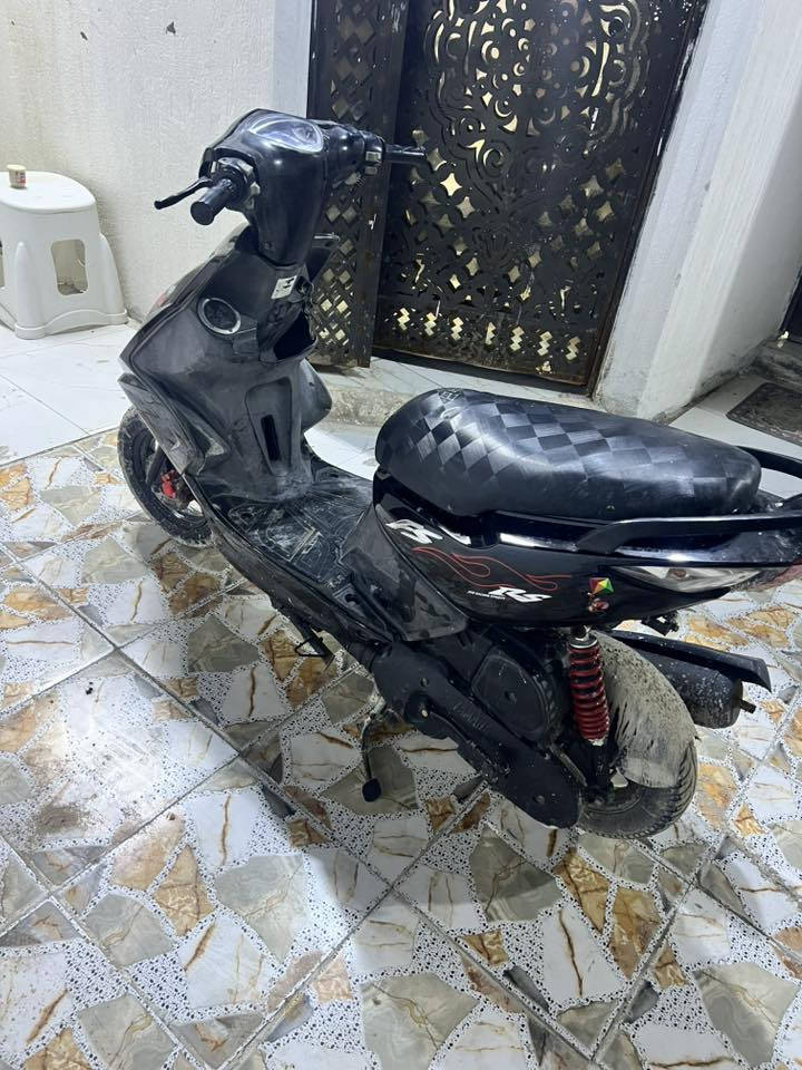 سلام عليكم ماكس مضلع ياباني بلاد مامفتوحه وابيع هيج عل وصخ مو اغسل وأكول جديده دراجه محركها اخرس وترايك وين ماتريد سعرها خاص ومكاني بزبير ***********
