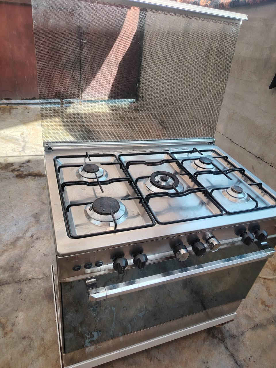 طباخ لبيع شغال شرط) ***********)
