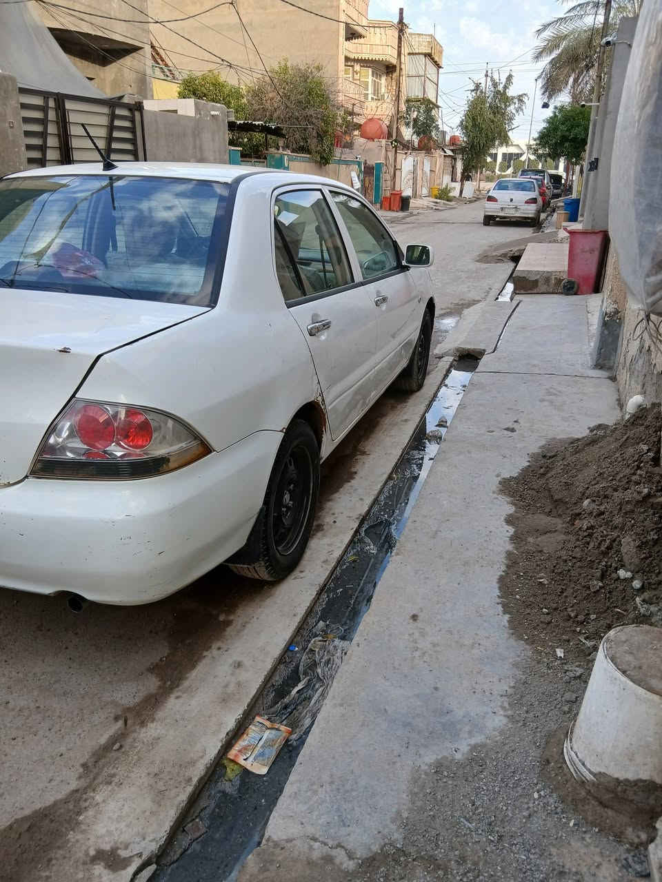 لانسر ٢٠١٠ شركة العامة بيها بارد السعر ٩٣بيها مجال *********** بعقوبة حي المعلمين
