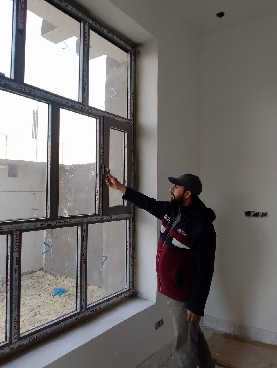 معمل باسل الزهيري اللامنيوم
تم عمل شبابيك الامنيوم مقطع تركي ثقيل 
ربل داخل وخارج معا جام ٦ملم
شغل درجة ولة 
العنوان الفهود المجري مقابيل مدرسة ابو العلاء المعري
*********** ،***********
