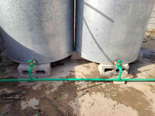 السلام عليكم

هاذا جزء من عملنه اليوم تبديل شبكه  قديمه حديد بوري بلاستك طلب ابو البيت ضاهري هاذي النتيجه 

شغل درجه اولى 
تئسيس ماء و مجاري عامه + منظومه غاز شغل حديث + صيانه 

الاتصال والتواصل *********** او مراسله  الصفحه
