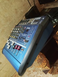 جهاز كامل للبيع مع سماعات اثنين لاقطه وفيش وستاند للاستفسار 0783112033...