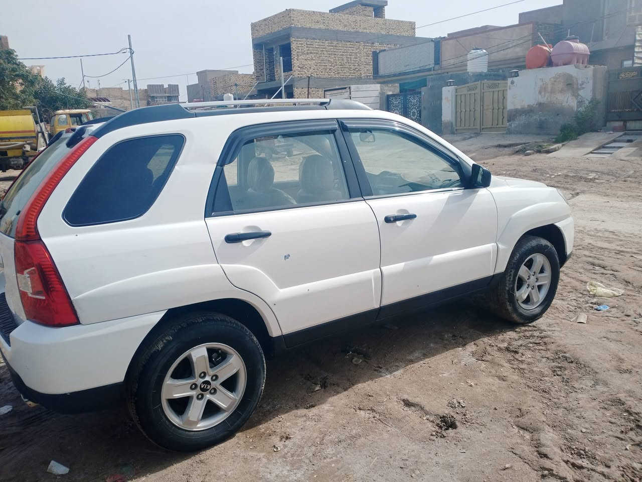 السلام عليكم  كية سبورتج موديل 2009 خليجي مكفولة من الضربة والصبغ والتبديل رقم بابل انكليزي بأسمي مكان السيارة بابل شارع 80 جهة النجف غير متواجد على النت  الاتصال على الرقم *********** السيارة جاهز من كلشي السعر 125 وبي مجال
