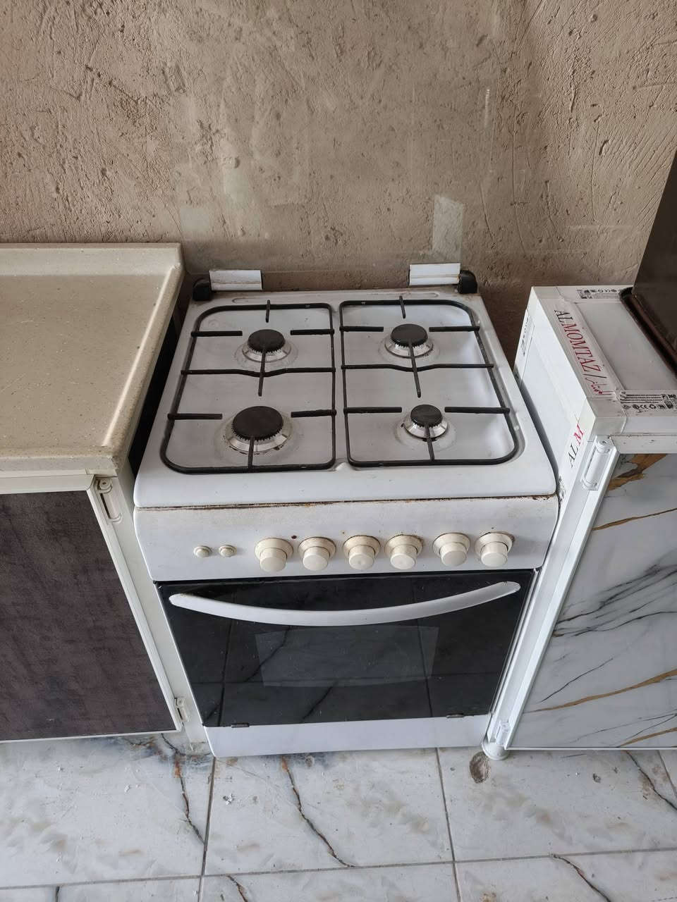 سلام عليكم جميع الاثاث مستخدم متوفر بسعار خياليه ثلاجه ١٢قدم شرط شغل ١٢٥ طباخ ربعه عين شرط شغل ٨٠ الف غساله ١٥كيلو شرط شغل ٧٥ صوبه نفطيه شرط شغل ٦٥ الف صوبه زيتيه شرط شغل ٥٥ الف سنك حيل نضيف ١٠٠ 
كل غراض بيه مجال 
الاستفسار ***********
العنوات تكريت القادسيه قطعه 500مجمع الطبي
