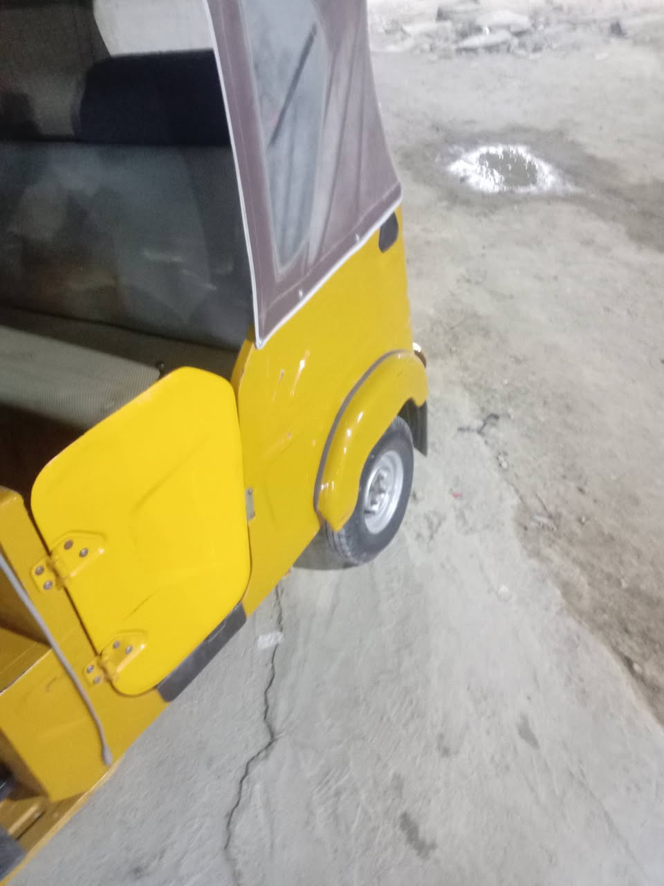 تكتك ٢٠٢١ لونين مكينه مجفته معمره بس الدوسات المكان بغداد الزعفرانيه السعر ٧وبيه مجال ***********
