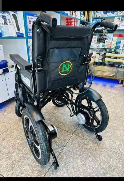 السلام عليكم...عندي عربانة معاق شحن جديدة والله مامستخدمة غير بس مرتين اشتريتها لامي بس ماتعرف تستخدمها ..اللي يحب يشتري يتصل على هذا الرقم ***********
