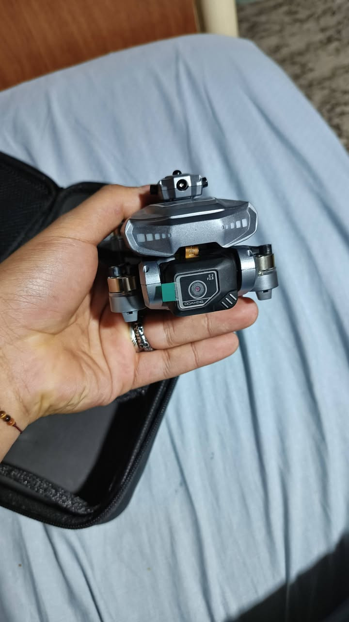 ساس وكامره وفلاش ورام ٢٥٦تصيور شاشه وموبايل واربع ريش احتياط وشاحنه كامره واضحه طيران لمده ٢٥دقيقه للبطارية الوحده حسب تجربتي توصيل موجود ومكاني البصرة
***********
سعر ٩٥وبيها مجالل للطيبين
