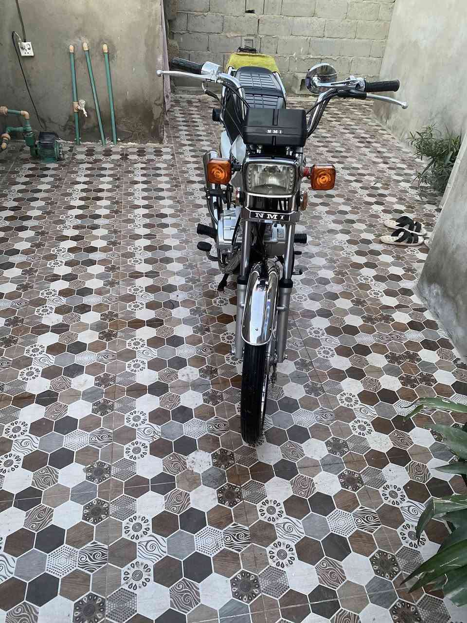 سلام عليكم دراجه للبيع تعمير كله 25 أوراق اصولي شاصي١٦ مكاني ديوانيه مركز
السعر خاص شراي تعال مو شراي لاتضل بس تعامل حبيبي

‭٠٧٨٣ ٣٧٨ ٩٢٩٨‬
