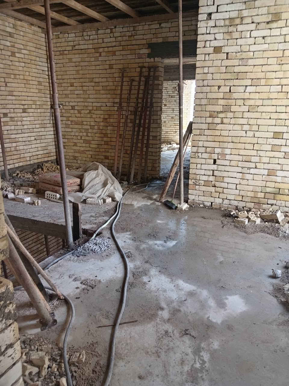 سلام عليكم  / يوجد كادر عمل جاهز/ تصعيد مواد/ تنضيف بيوت/ تفليش/ تكشيط/ تنضيف حدائق/ دفن نهري  / شقلنه ليل ونهار   /ومعداتنه جاهز/ ماعليك بس تصال على رقم  /     ***********
